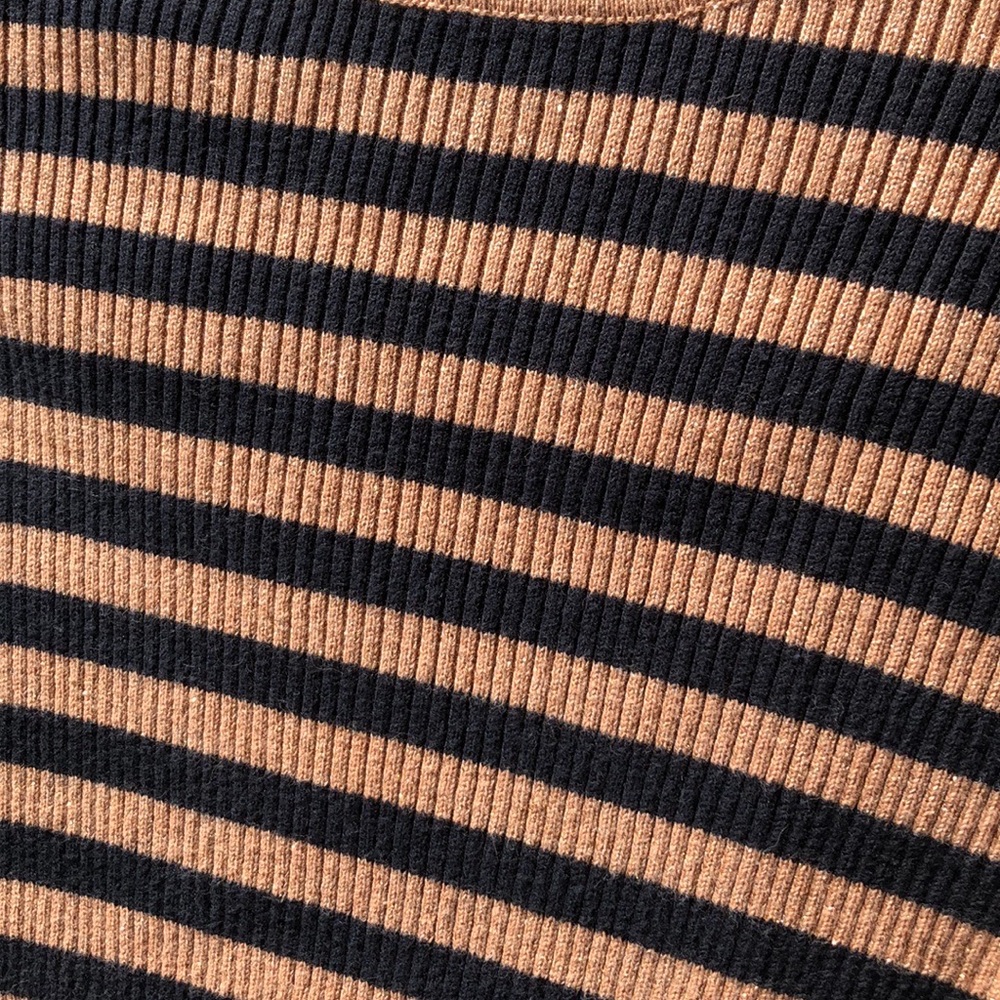 Turtleneck Sweater Moda International Black & Gold Size M —#096 - Picture 14 of 14